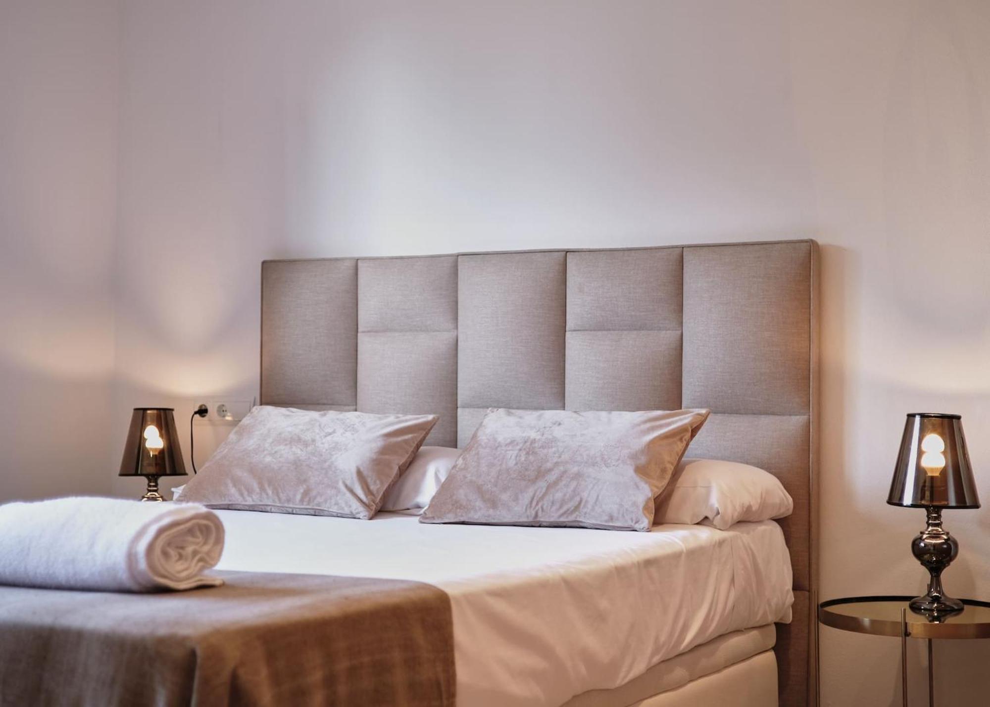 Villa Romeo 2Km From Ibiza Town And 1Km From Talamanca Beach Santa Eularia des Riu Bagian luar foto