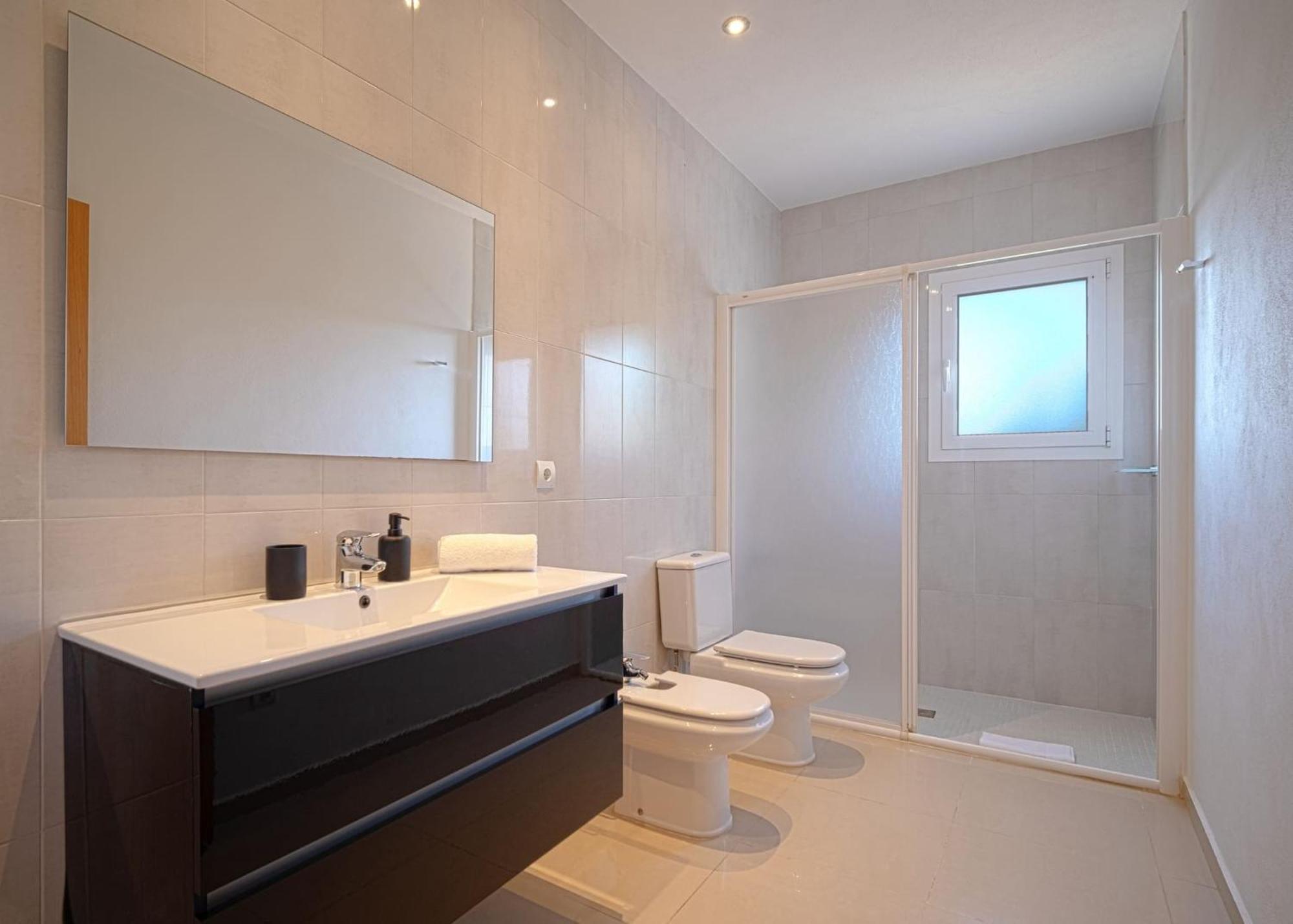Villa Romeo 2Km From Ibiza Town And 1Km From Talamanca Beach Santa Eularia des Riu Bagian luar foto