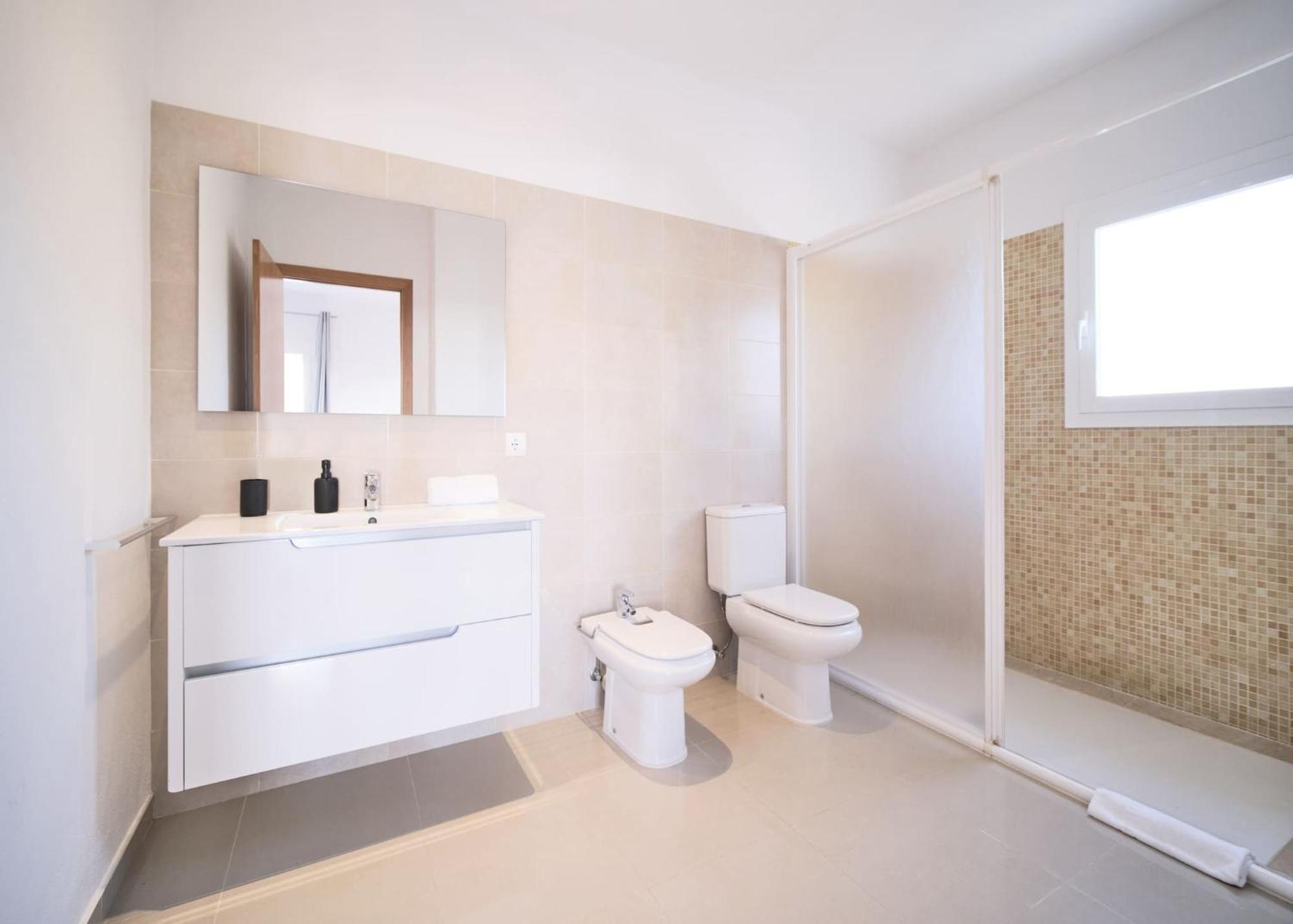 Villa Romeo 2Km From Ibiza Town And 1Km From Talamanca Beach Santa Eularia des Riu Bagian luar foto