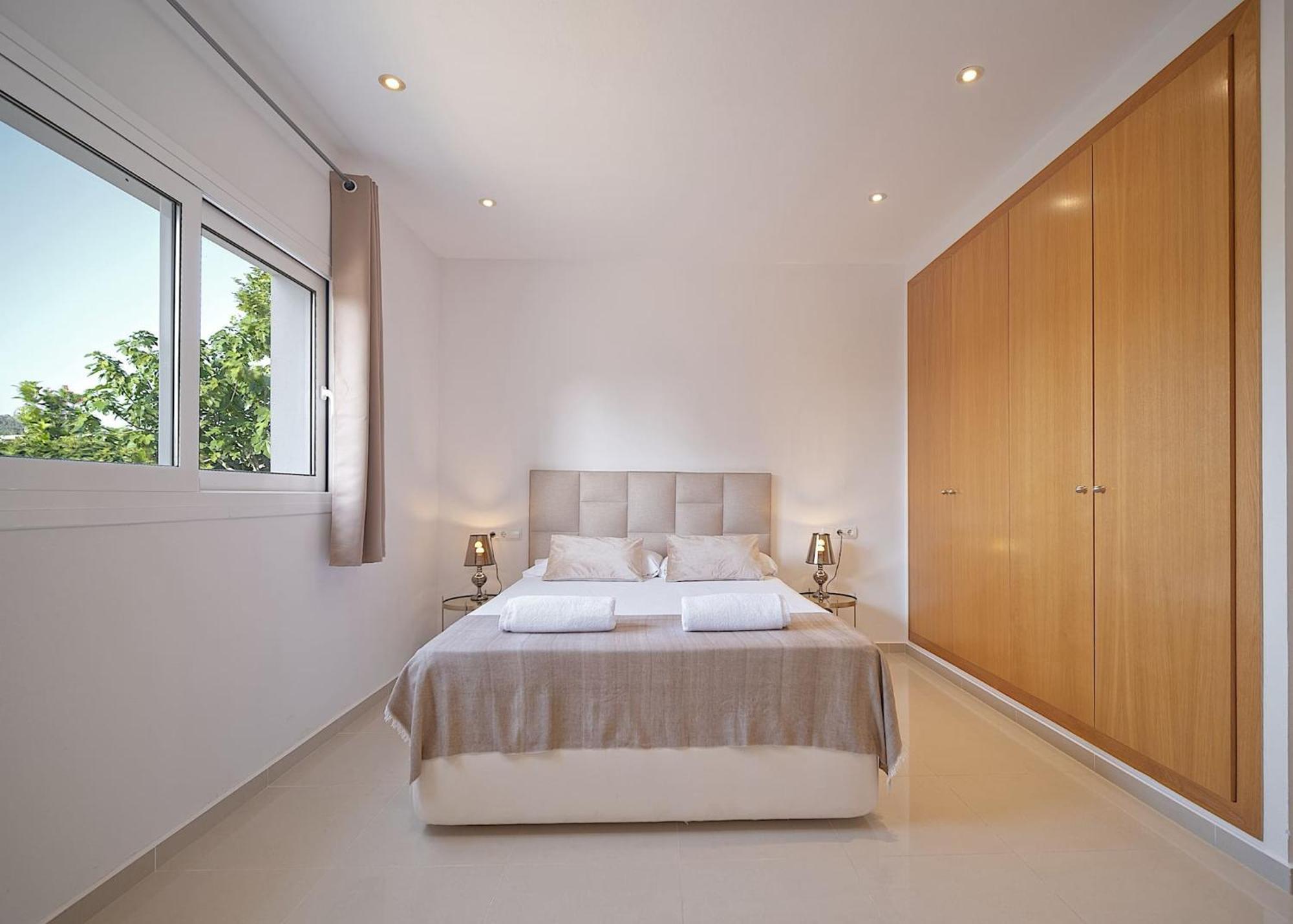 Villa Romeo 2Km From Ibiza Town And 1Km From Talamanca Beach Santa Eularia des Riu Bagian luar foto