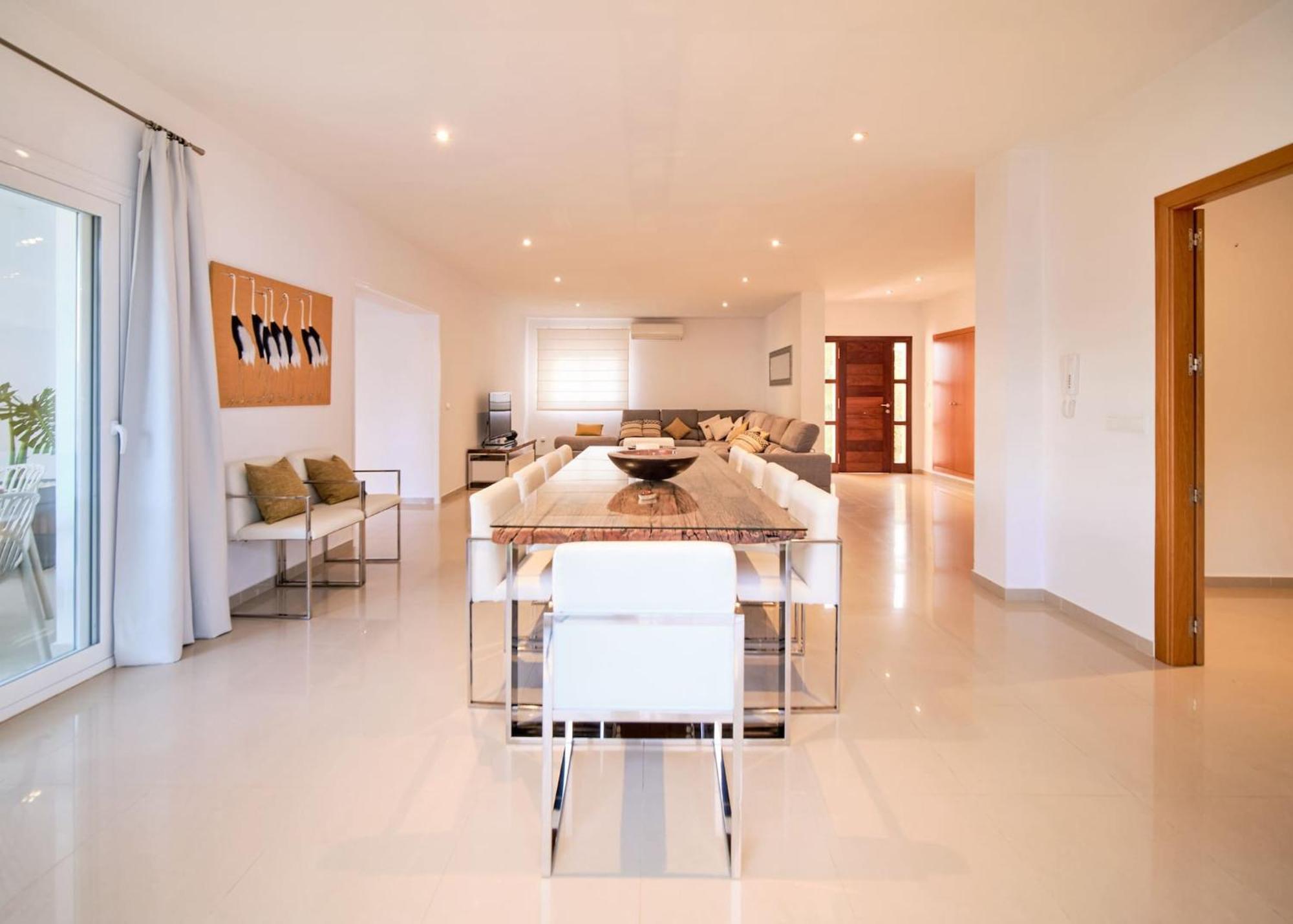 Villa Romeo 2Km From Ibiza Town And 1Km From Talamanca Beach Santa Eularia des Riu Bagian luar foto