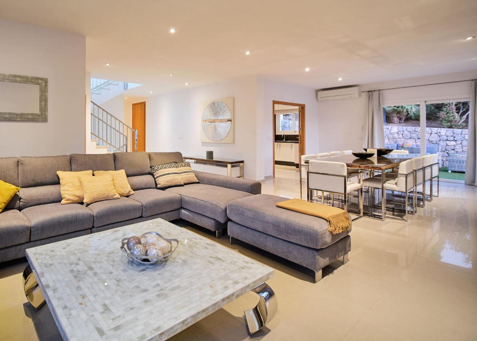 Villa Romeo 2Km From Ibiza Town And 1Km From Talamanca Beach Santa Eularia des Riu Bagian luar foto