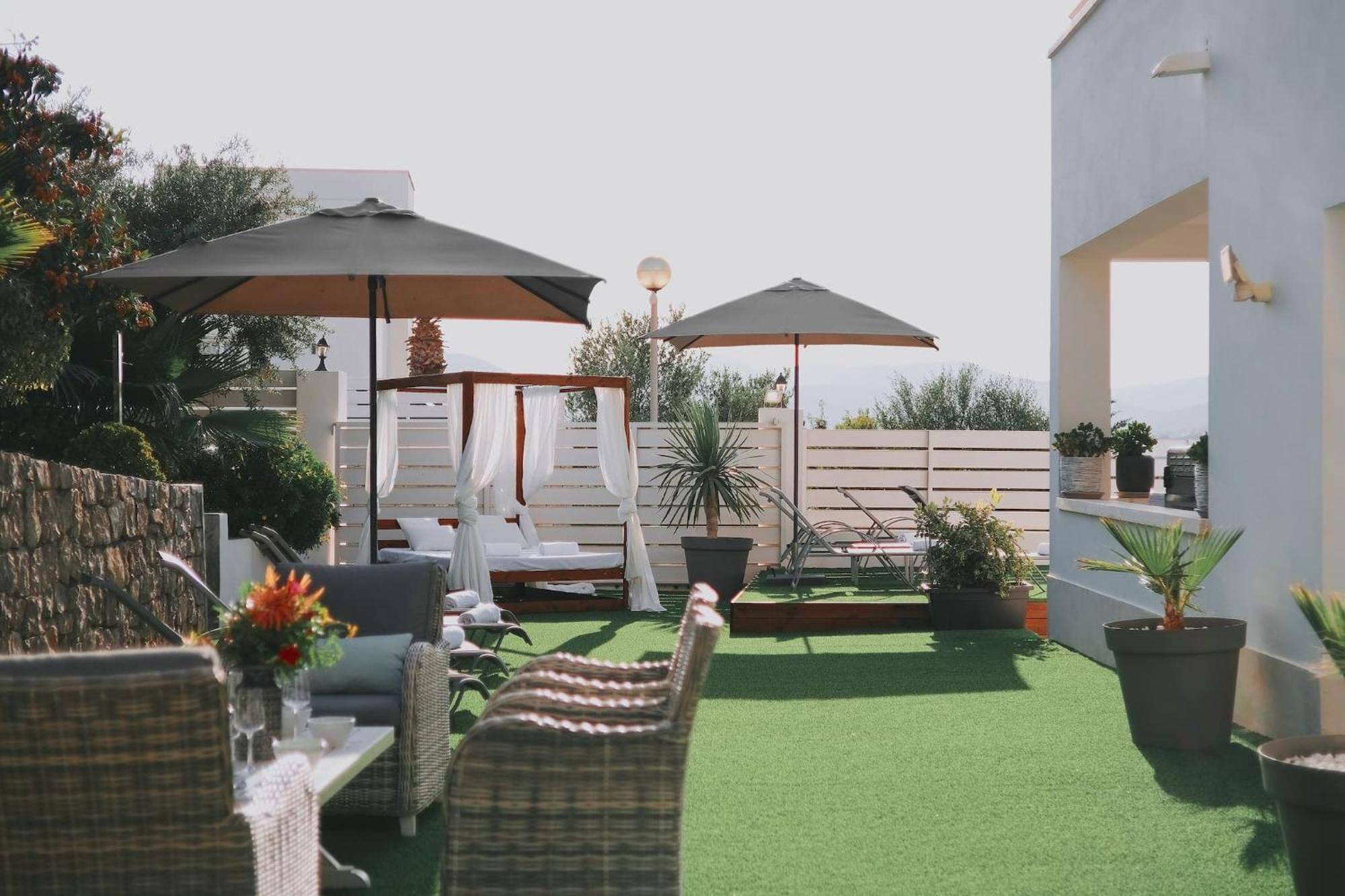Villa Romeo 2Km From Ibiza Town And 1Km From Talamanca Beach Santa Eularia des Riu Bagian luar foto