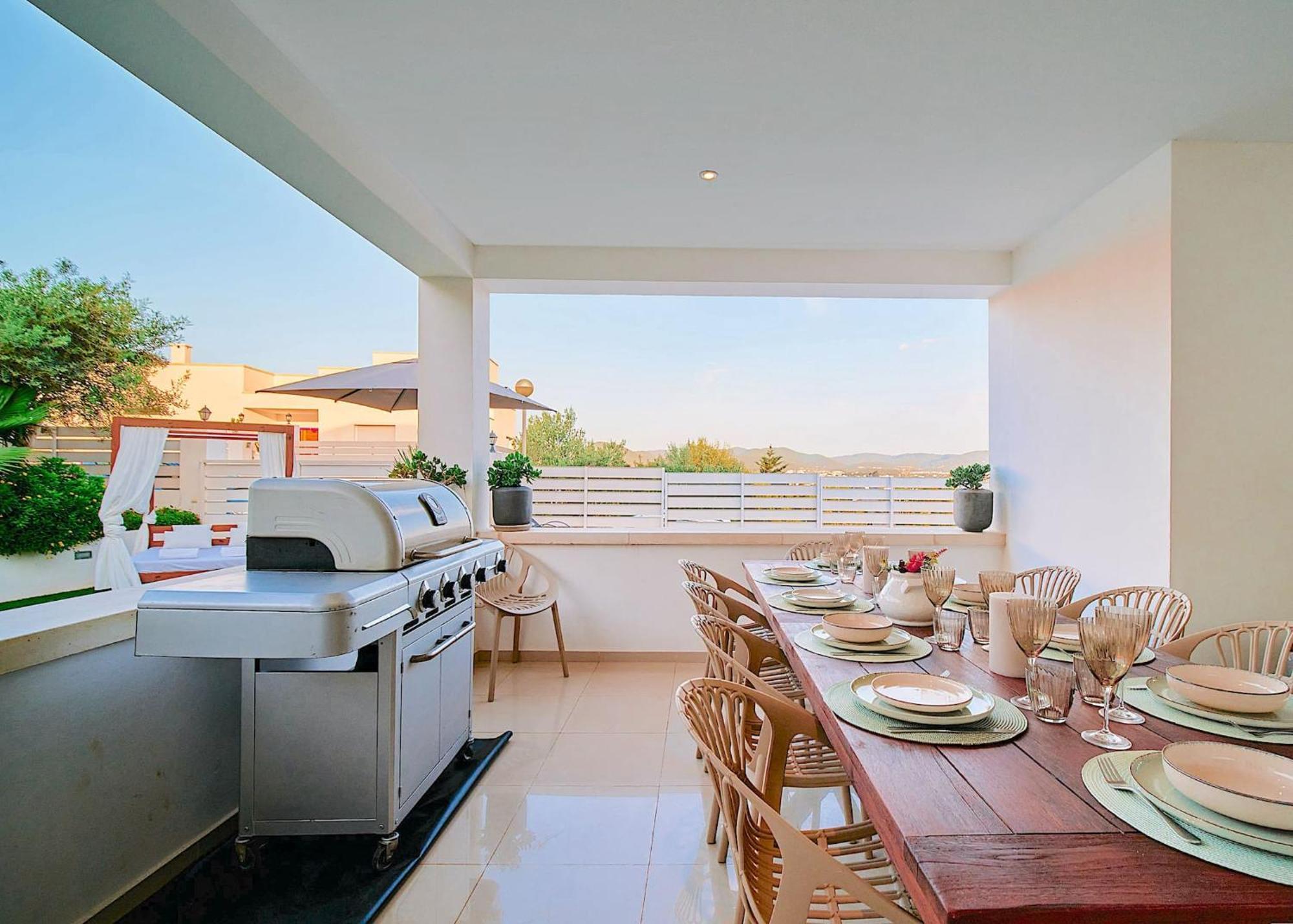 Villa Romeo 2Km From Ibiza Town And 1Km From Talamanca Beach Santa Eularia des Riu Bagian luar foto