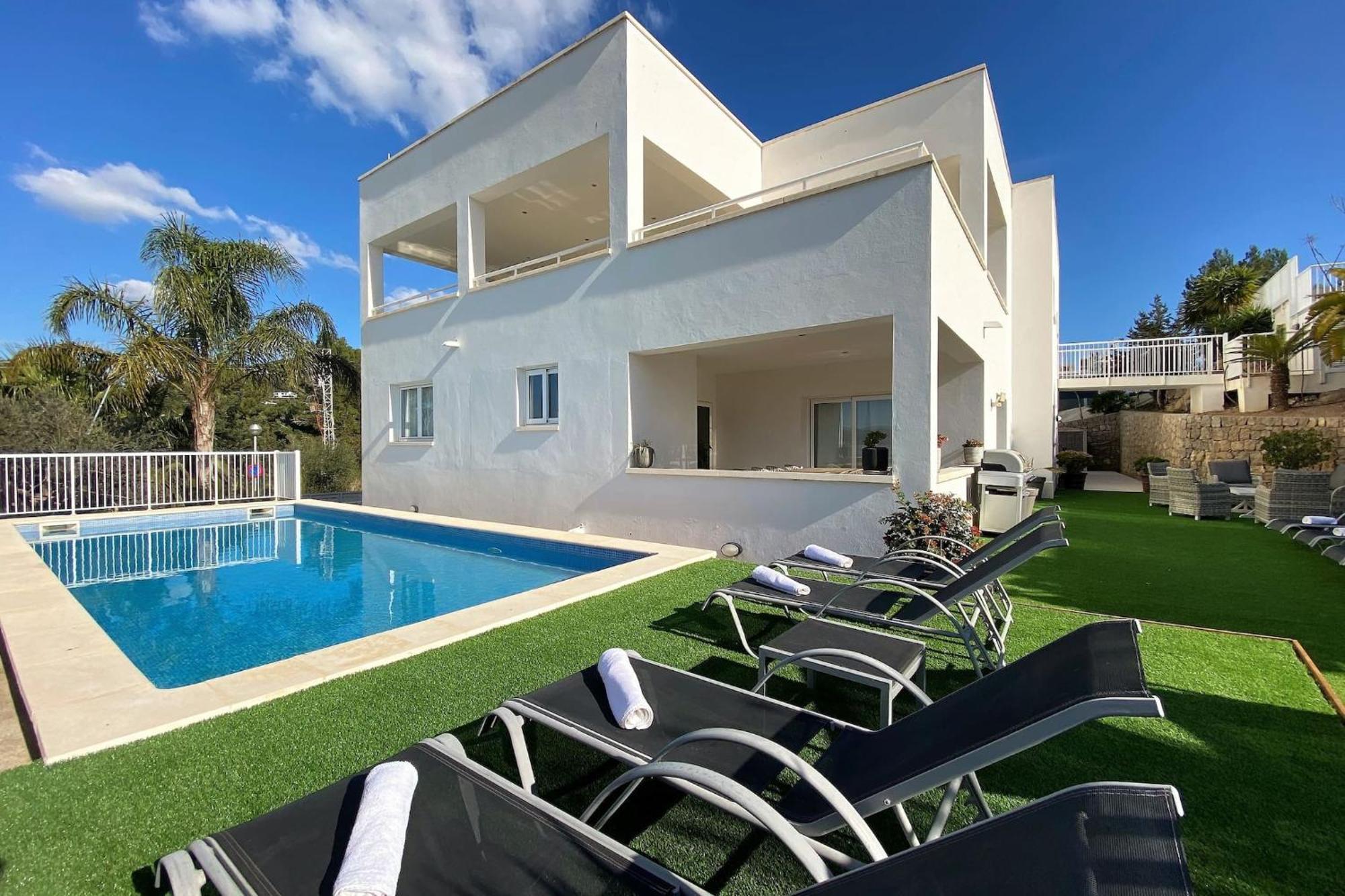 Villa Romeo 2Km From Ibiza Town And 1Km From Talamanca Beach Santa Eularia des Riu Bagian luar foto