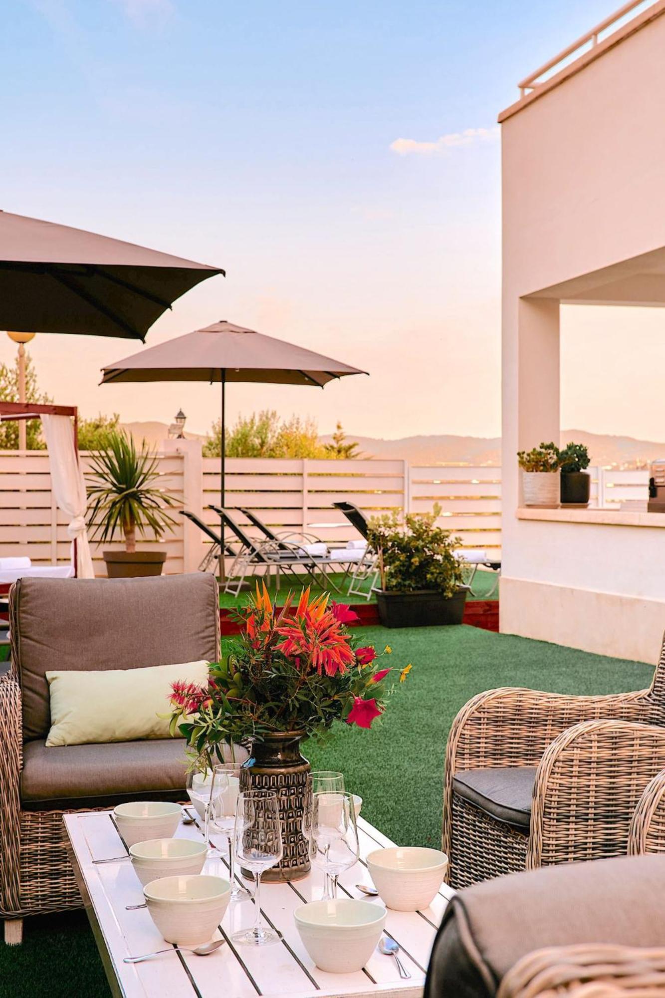 Villa Romeo 2Km From Ibiza Town And 1Km From Talamanca Beach Santa Eularia des Riu Bagian luar foto